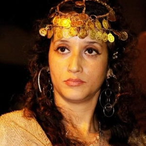 Linha do Oriente - Adriana Christine