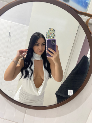 Prazer sou Jade, terapeuta carinhosa e dedicada