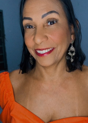 Selminha Massagista - Trabalho com massagem terapêutica