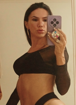 Amanda, 26 anos, atendimento no centro de Curitiba